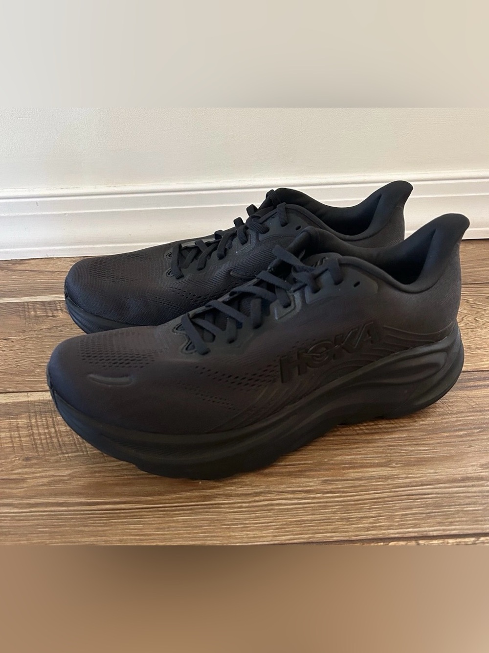 NEW Hoka Clifton 11 X Wide Sneakers Running Women's Size 9 EE